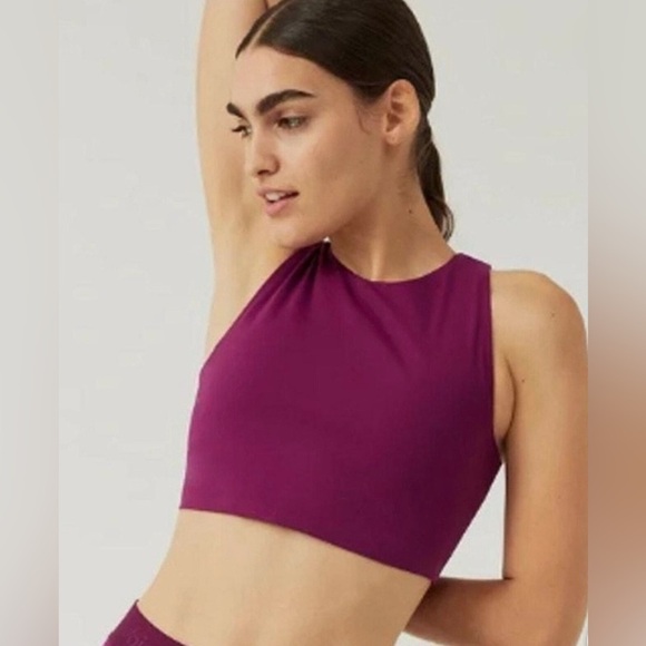 Outdoor Voices Tops - Outdoor Voices Women's XXL Zoom Crop Top Grape Jam Racerback EUC